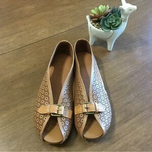 Gentle Souls Perforated Flats Size 7 1/2